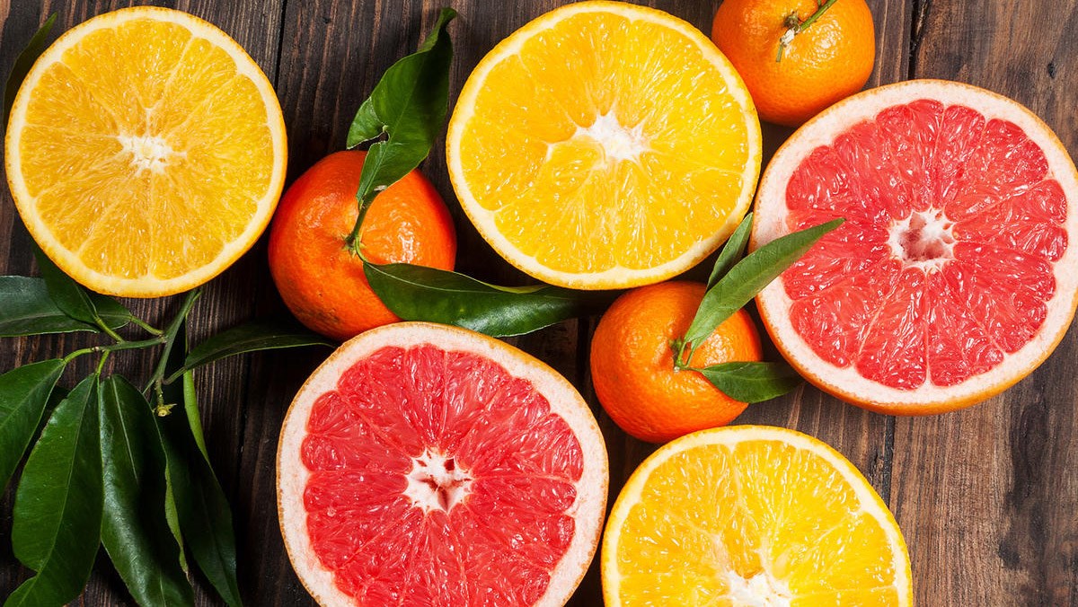 Trái cây họ cam, quýt rất giàu vitamin C