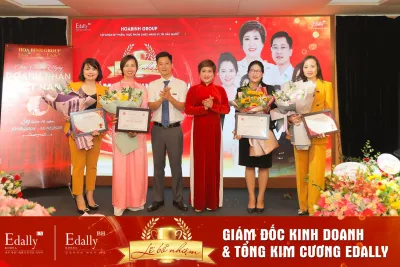 Vinh danh Tổng kim cương Edally BH - Sự lên ngôi của những bông hồng thép trong ngày doanh nhân Việt Nam